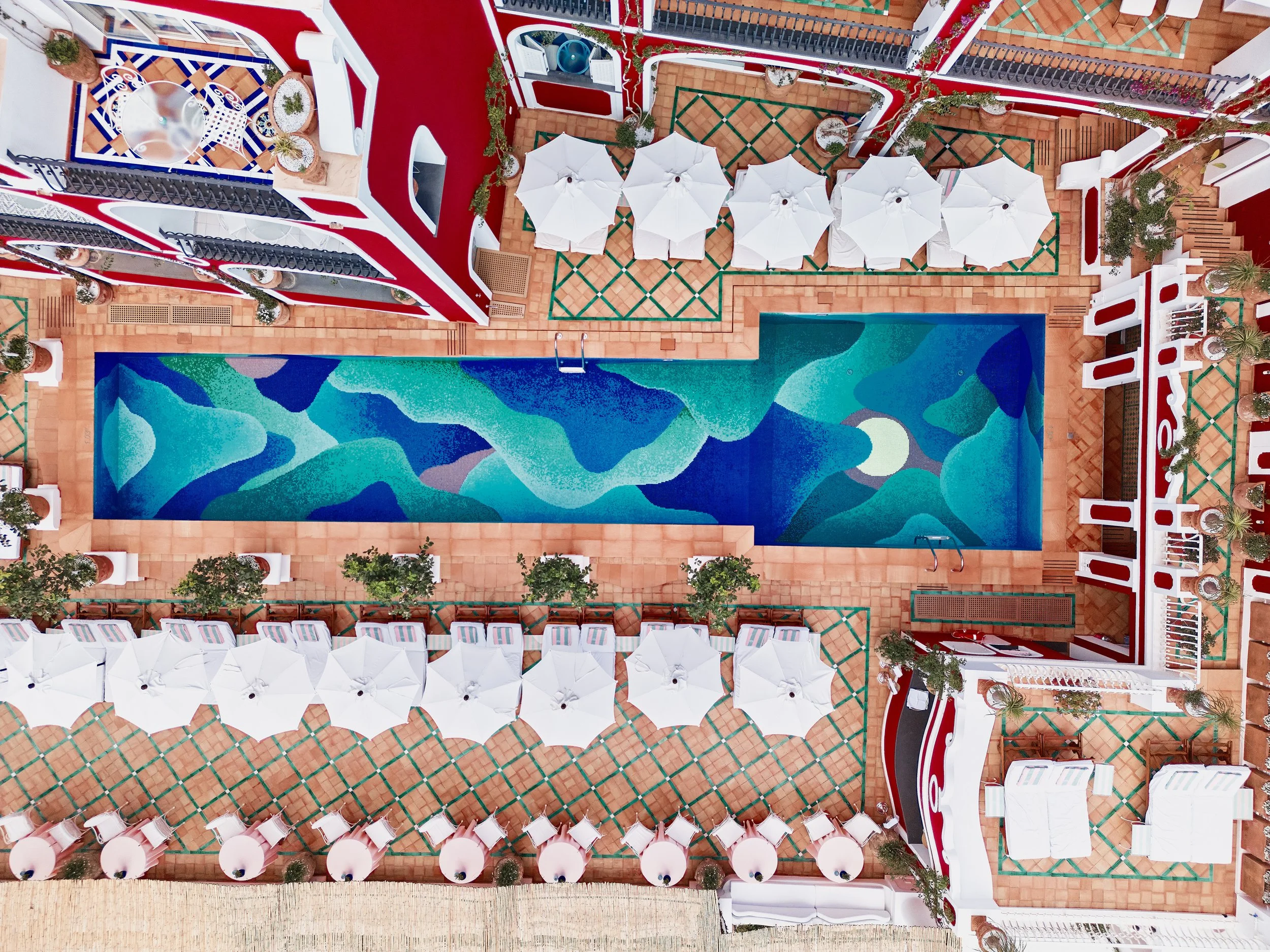 LE SIRENUSE'S SWIMMING POOL IS A WORK OF ART BY NICOLAS PARTY
